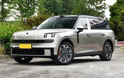 Lynk & Co 900