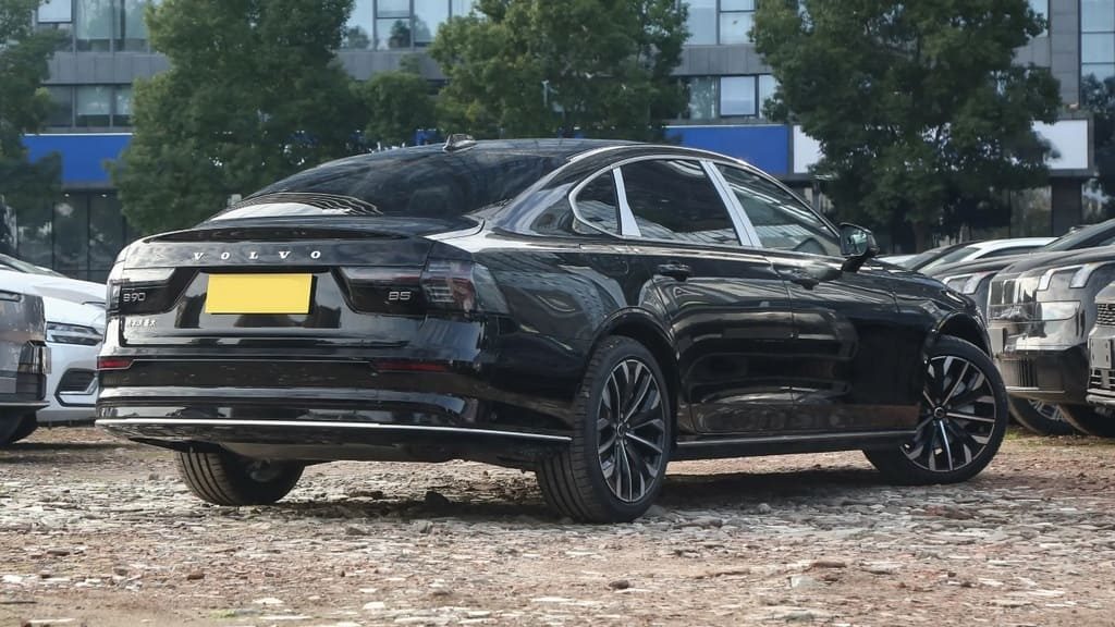 Volvo S90 2026