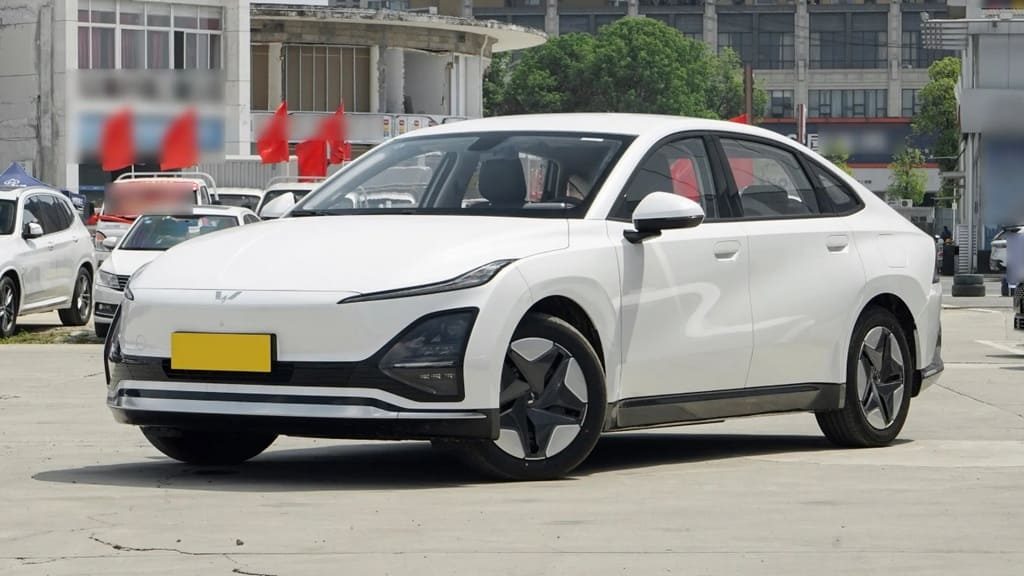 Wuling E5